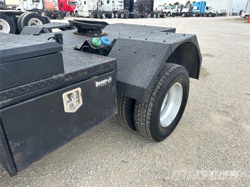 RAM 3500 4x4 Crew Cab Versatile Hauler Truck Cabezas tractoras