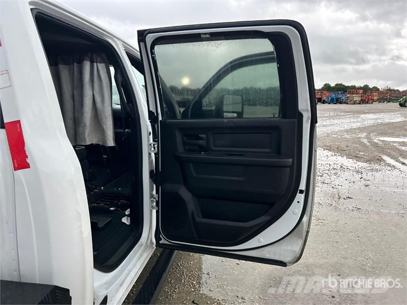 RAM 3500 4x4 Crew Cab Versatile Hauler Truck Влекачи
