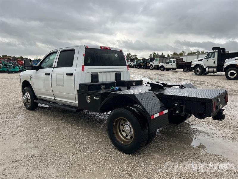 RAM 3500 4x4 Crew Cab Versatile Hauler Truck Влекачи