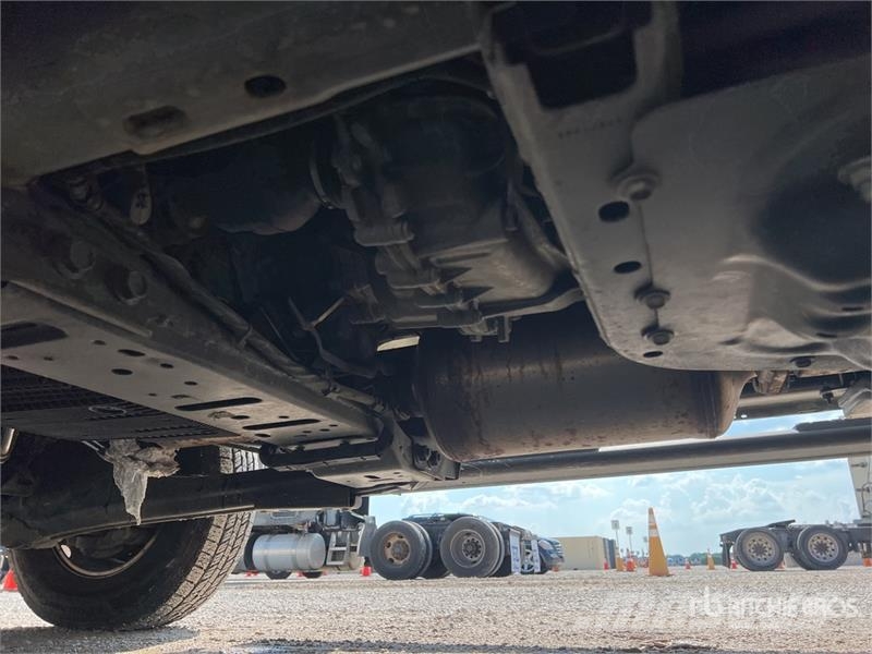 RAM 3500 4x4 Crew Cab Cab and Chassis Cabine si interior