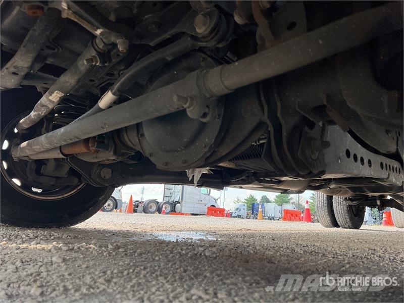 RAM 3500 4x4 Crew Cab Cab and Chassis Cabine si interior