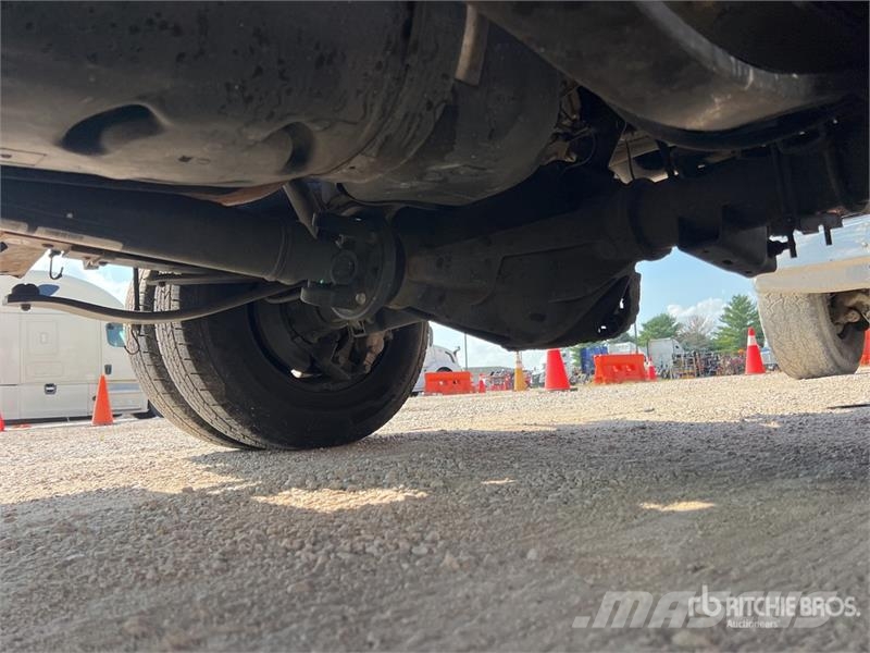 RAM 3500 4x4 Crew Cab Cab and Chassis Cabine si interior