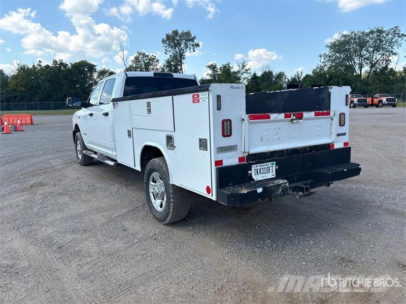 RAM 3500 4x4 Crew Cab Utility Truck 皮卡.傳統半斗卡車/側卸板