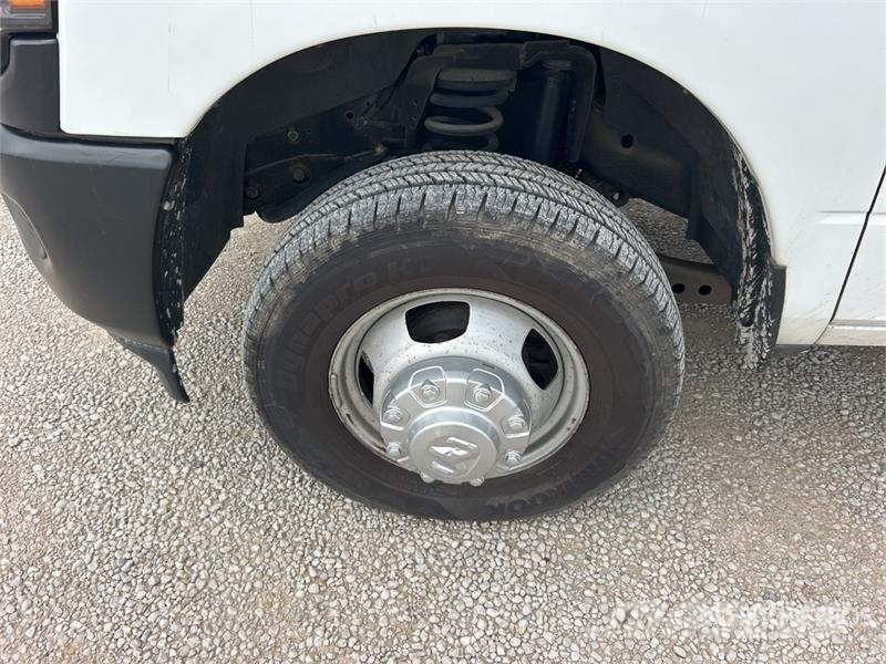 RAM 3500 4x4 Crew Cab Cab and Chassis Cabins and interior