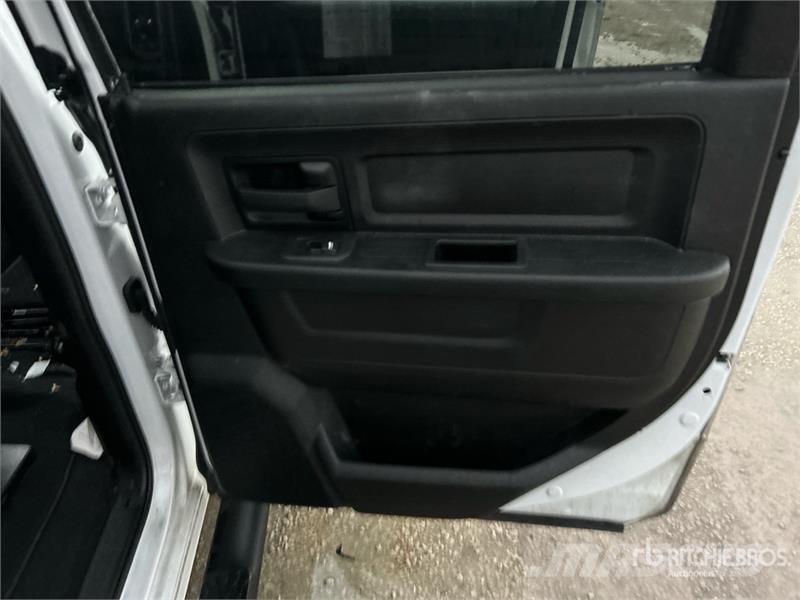 RAM 3500 4x4 Crew Cab Versatile Hauler Truck Влекачи