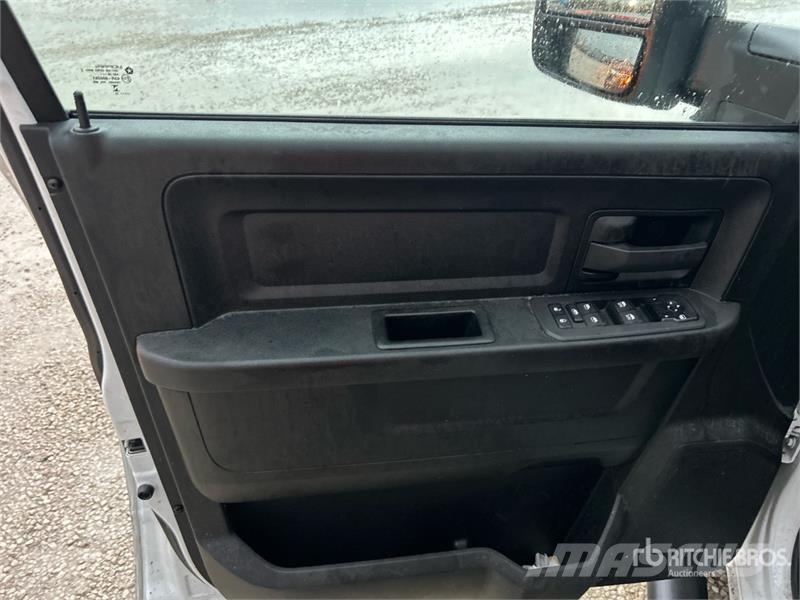 RAM 3500 4x4 Crew Cab Versatile Hauler Truck Влекачи