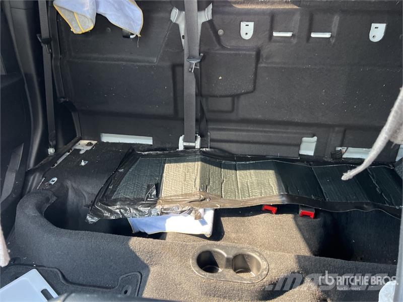 RAM 3500 4x4 Crew Cab Cab and Chassis Cabine si interior