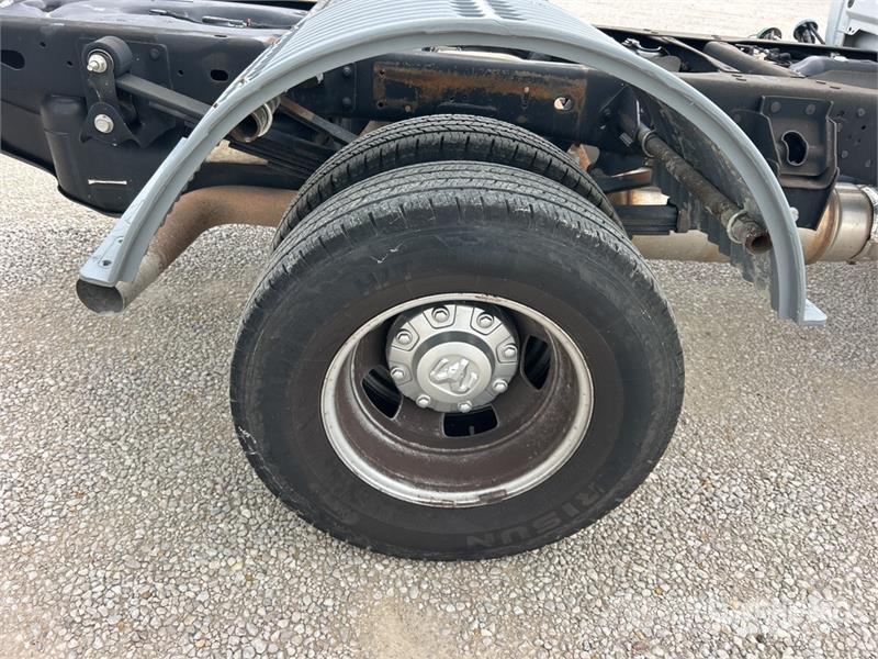 RAM 3500 4x4 Crew Cab Cab and Chassis Cabins and interior