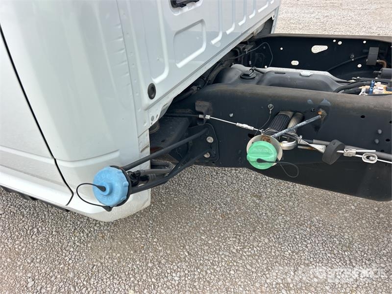 RAM 3500 4x4 Crew Cab Cab and Chassis Cabins and interior