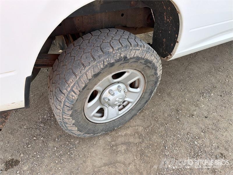 RAM 3500 4x4 Crew Cab Pickup その他