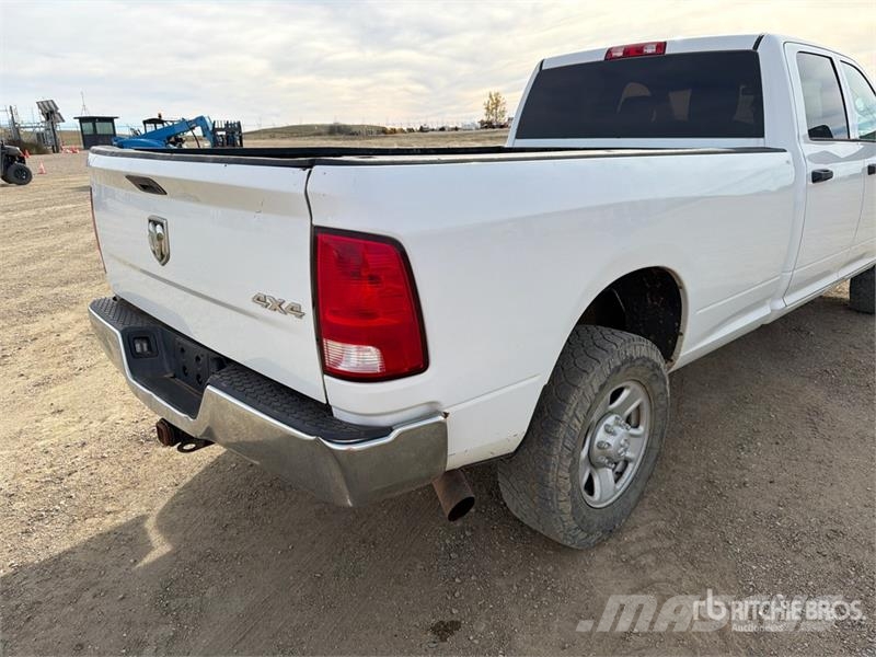 RAM 3500 4x4 Crew Cab Pickup その他