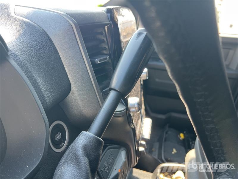 RAM 3500 4x4 Crew Cab Cab and Chassis Cabine si interior