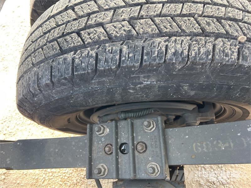 RAM 3500 4x4 Crew Cab Cab and Chassis Cabine si interior