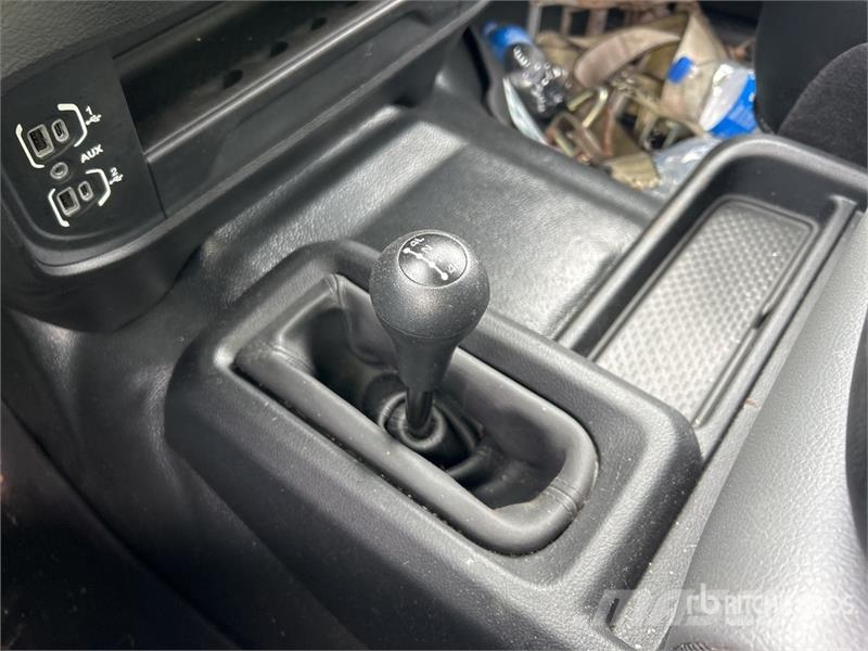 RAM 3500 4x4 Crew Cab Cab and Chassis Cabins and interior