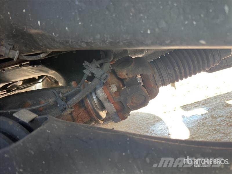 RAM 3500 4x4 Crew Cab Cab and Chassis Cabine si interior