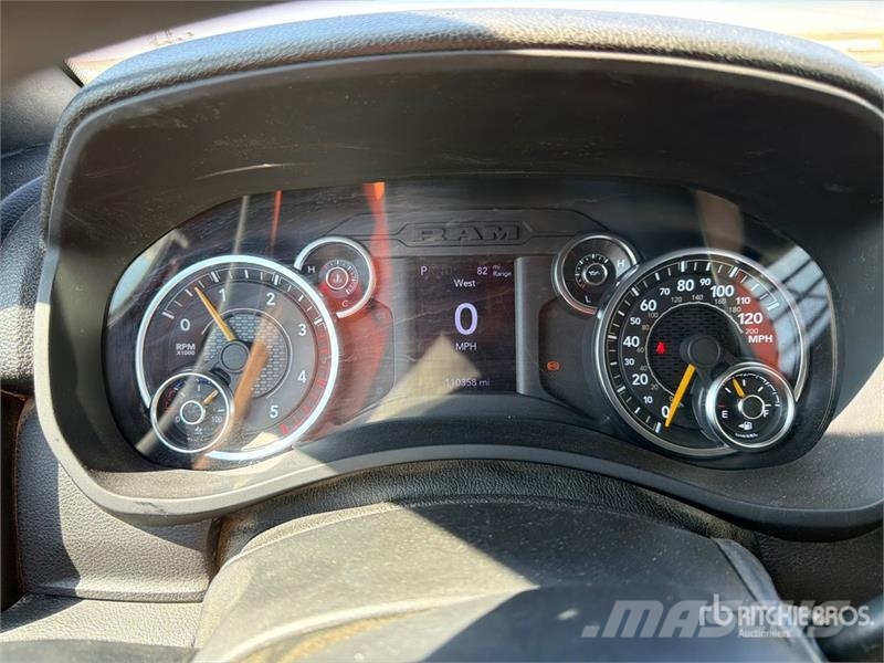 RAM 5500 Грузовики-платформы/боковая разгрузка