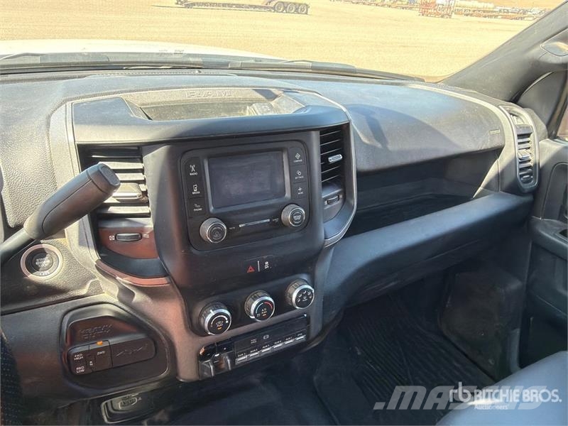 RAM 5500 Грузовики-платформы/боковая разгрузка