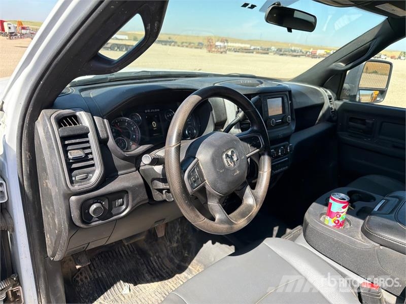RAM 5500 Грузовики-платформы/боковая разгрузка