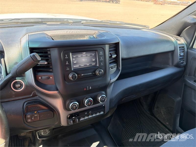 RAM 5500 Грузовики-платформы/боковая разгрузка