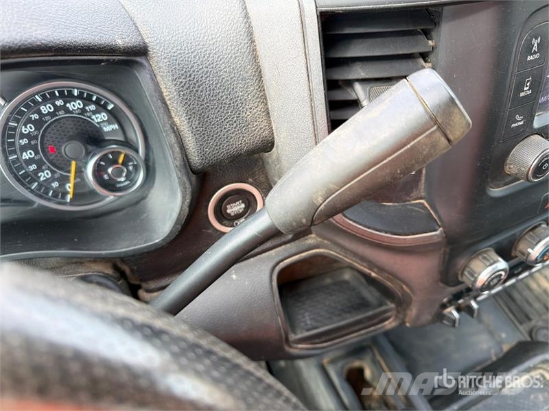 RAM 5500 Cabines e interior