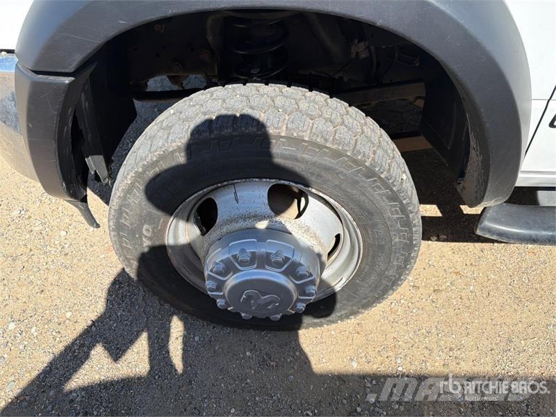 RAM 5500 Грузовики-платформы/боковая разгрузка
