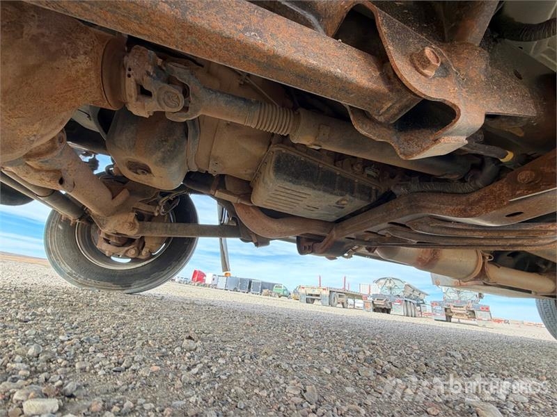 RAM 5500 Tovornjaki s kesonom/platojem