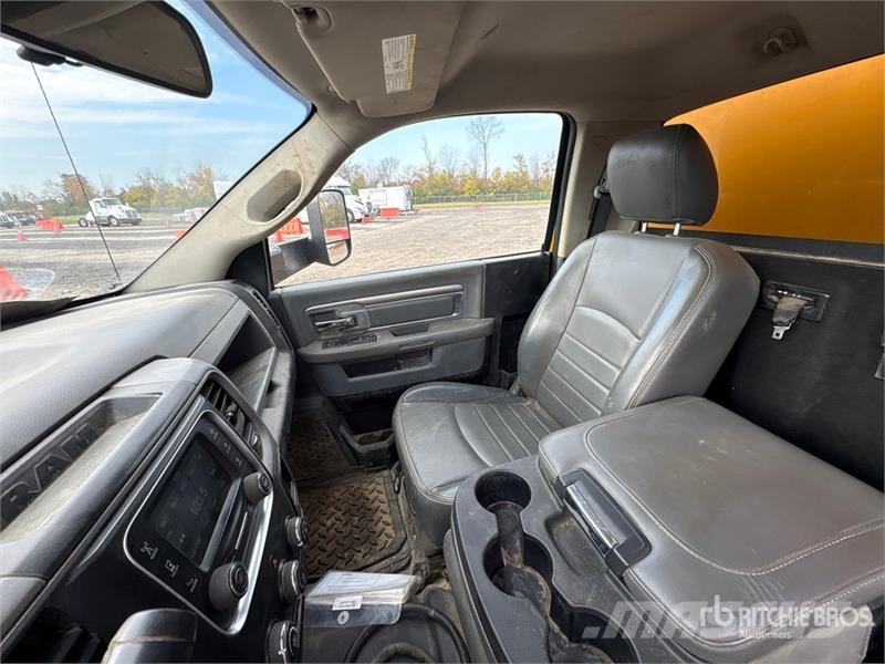 RAM 5500 4x2 Dump Truck Camion ribaltabili