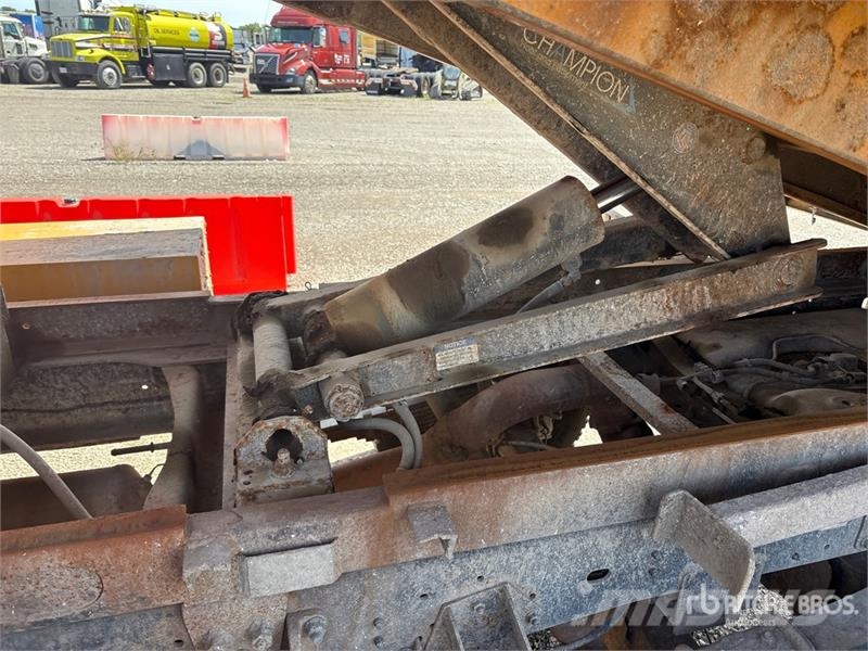 RAM 5500 4x2 Dump Truck Sklápače