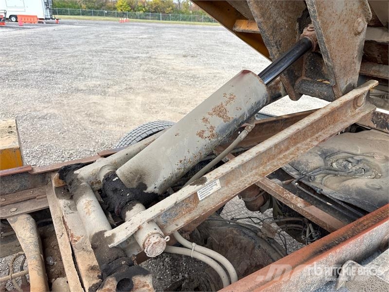 RAM 5500 4x2 Dump Truck Camion ribaltabili