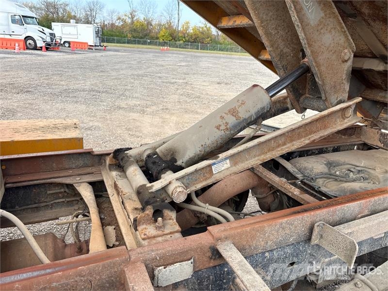 RAM 5500 4x2 Dump Truck Camion ribaltabili