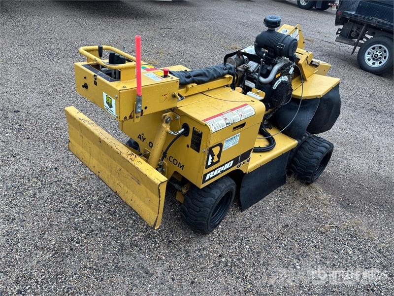 Rayco RG40 4x4 Stump Grinder Kardánhajtású ekék és Forgó-boronák