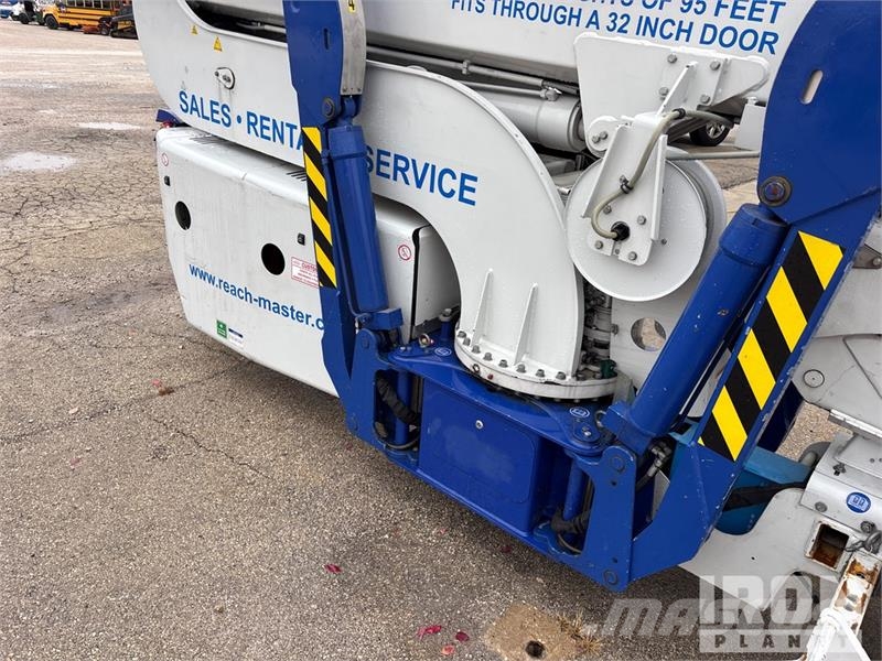 ReachMaster Falcon FS95 Electric Articulating Boom Lift Knikarmhoogwerkers
