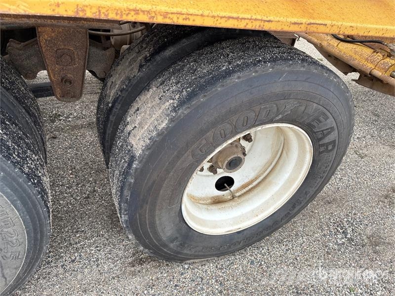 Red River 17 ft Tri/A Belly Dump Trailer Savivartės priekabos