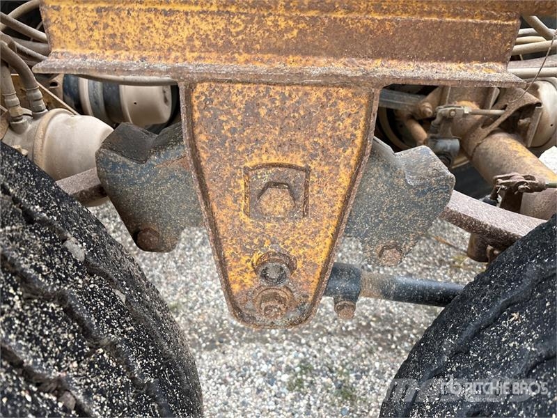 Red River 17 ft Tri/A Belly Dump Trailer Savivartės priekabos