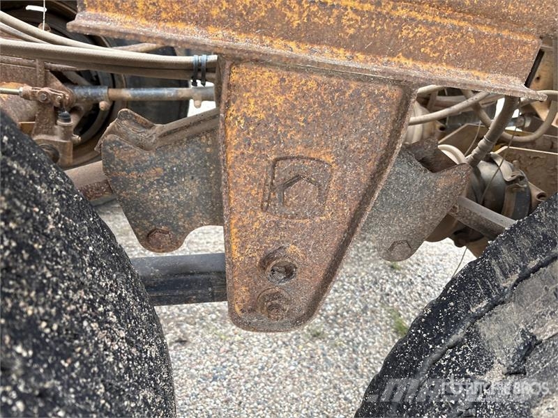 Red River 17 ft Tri/A Belly Dump Trailer Savivartės priekabos