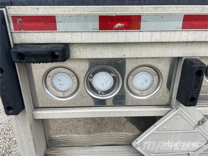 Reitnouer 48 ft T/A Spread Axle Curtain Side Trailer Tents
