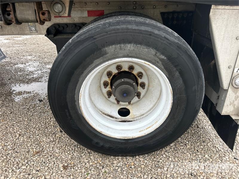 Reitnouer 48 ft T/A Spread Axle Curtain Side Trailer Tents