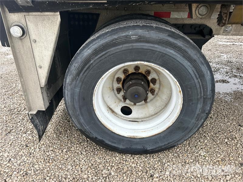 Reitnouer 48 ft T/A Spread Axle Curtain Side Trailer Tents