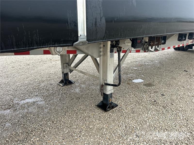 Reitnouer 48 ft T/A Spread Axle Curtain Side Trailer Tents