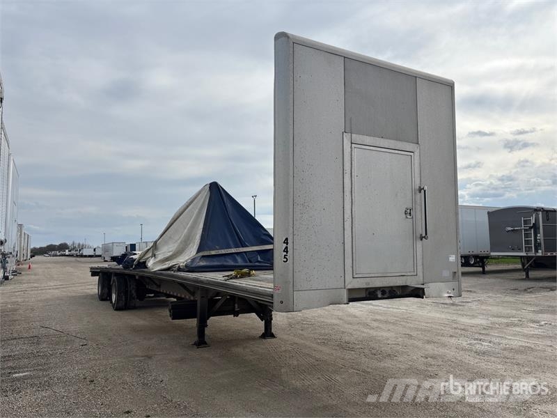 Reitnouer Max Miser 53 ft T/A Spread Axle Curtain Side Trail Tents