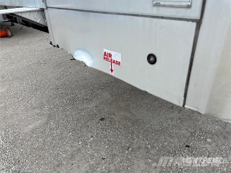 Reitnouer Max Miser 53 ft T/A Spread Axle Curtain Side Trail Тентовані причепи
