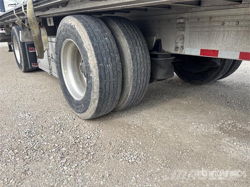 Reitnouer Max Miser 53 ft T/A Spread Axle Curtain Side Trail Tents