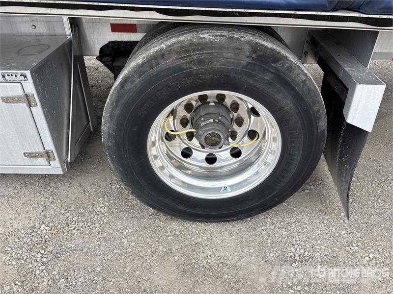 Reitnouer Max Miser 53 ft T/A Spread Axle Curtain Side Trail Тентовані причепи