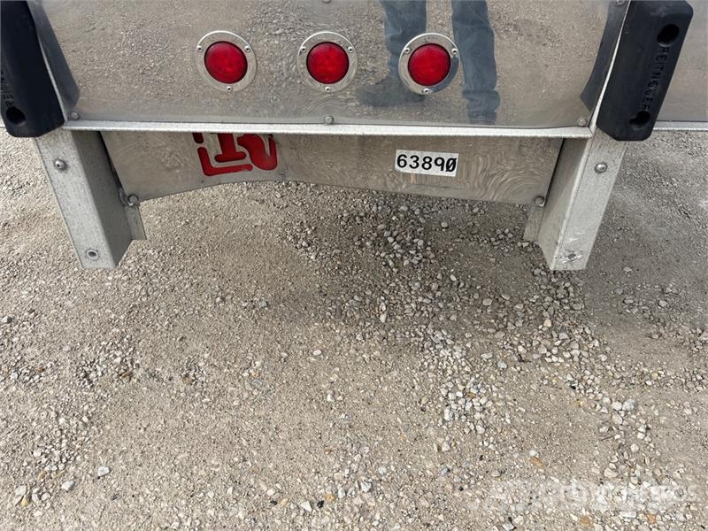 Reitnouer Max Miser 53 ft T/A Spread Axle Curtain Side Trail Tents