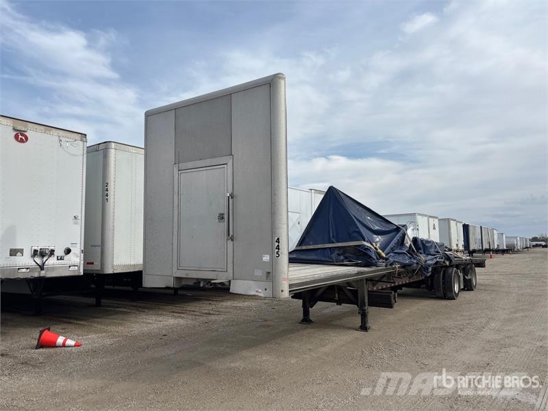 Reitnouer Max Miser 53 ft T/A Spread Axle Curtain Side Trail Tents