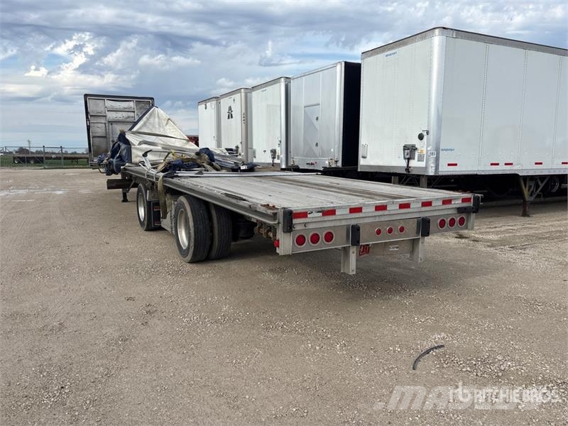 Reitnouer Max Miser 53 ft T/A Spread Axle Curtain Side Trail Tents