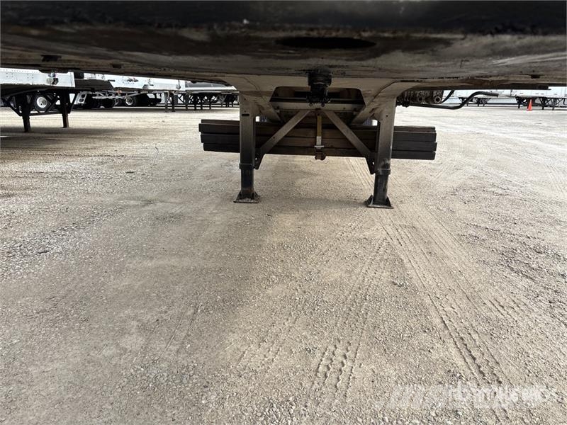 Reitnouer Max Miser 53 ft T/A Spread Axle Curtain Side Trail Tents