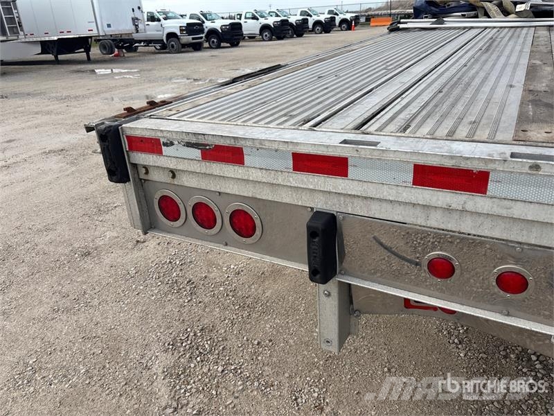 Reitnouer Max Miser 53 ft T/A Spread Axle Curtain Side Trail Tents