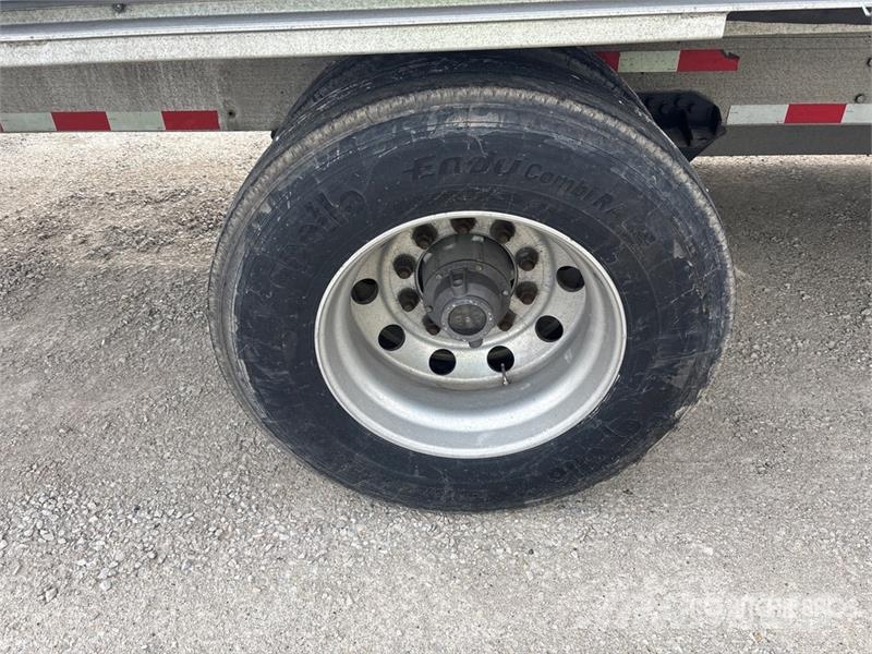 Reitnouer Max Miser 53 ft T/A Spread Axle Curtain Side Trail Tents