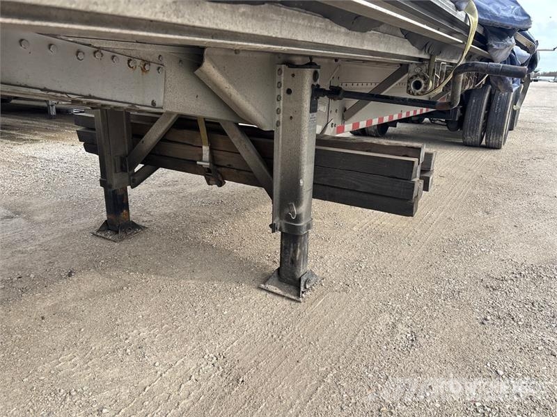 Reitnouer Max Miser 53 ft T/A Spread Axle Curtain Side Trail Tents
